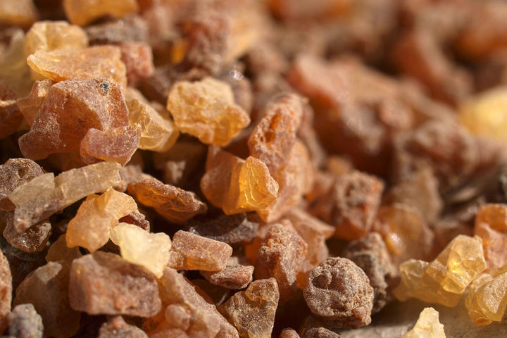 Huile essentielle Myrrhe de Somalie OB, oléorésine  : virus, parasites, douleurs, inflammation et reconnexion à la sphère spirituelle 